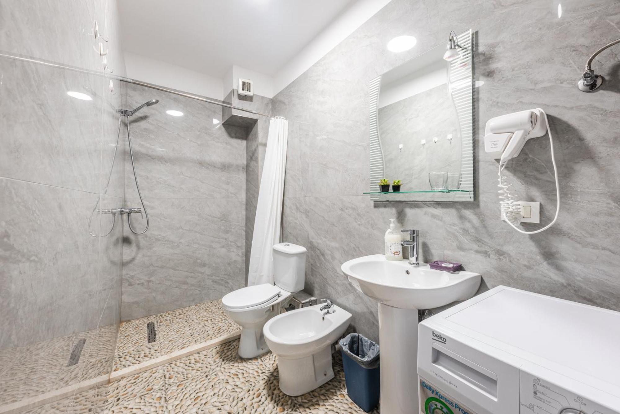 Sisi'S Apartments-Tirana City Center Eksteriør billede